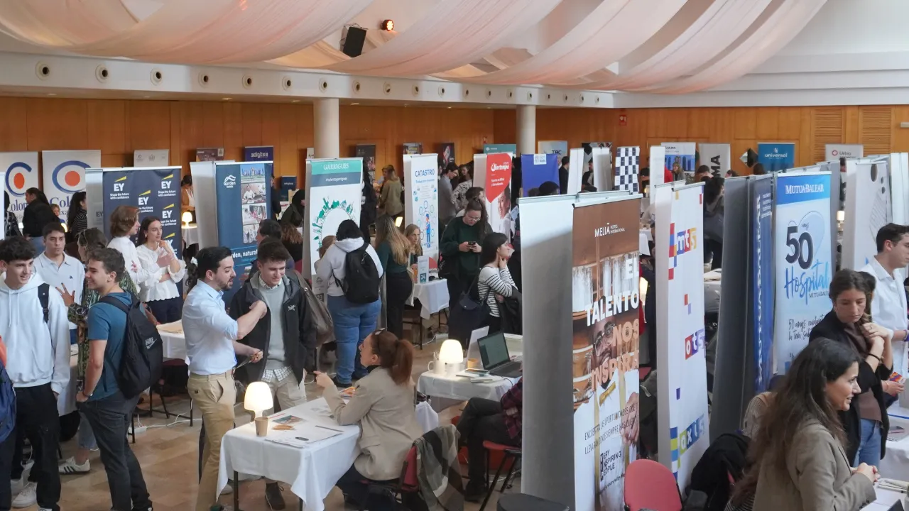 3digits apuesta por el talento joven en el Job Day UIB 2025 3digits apuesta por el talento joven en el Job Day UIB 2025