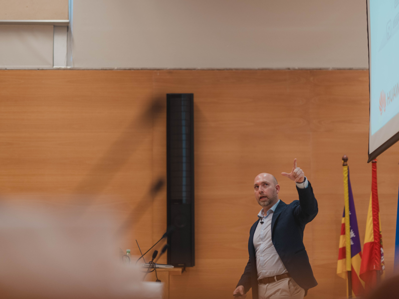 3digits reúne en Palma a Huawei y WatchGuard durante el desayuno tecnológico 2025